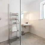 Riverside Premium Living With Great View Apartment *