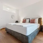 Riverside Premium Living With Great View Apartment Linz