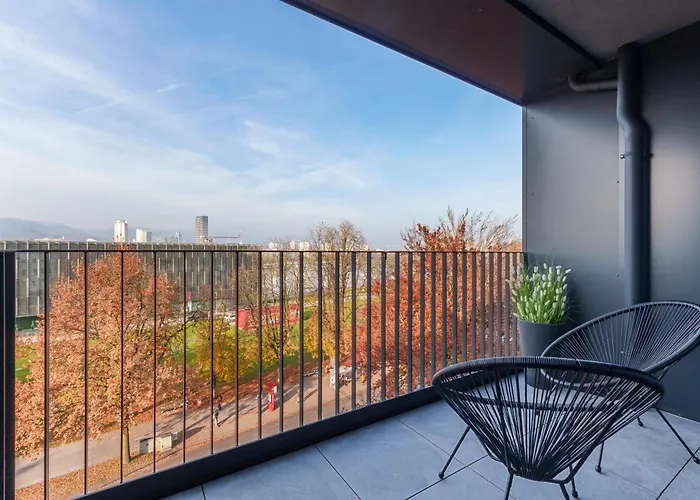 Riverside Premium Living With Great View